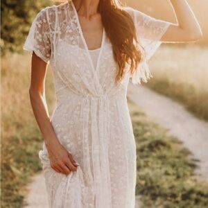 Chic Ivory Lace Maxi Dress